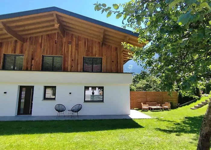 Apart Pair Im Dorf
