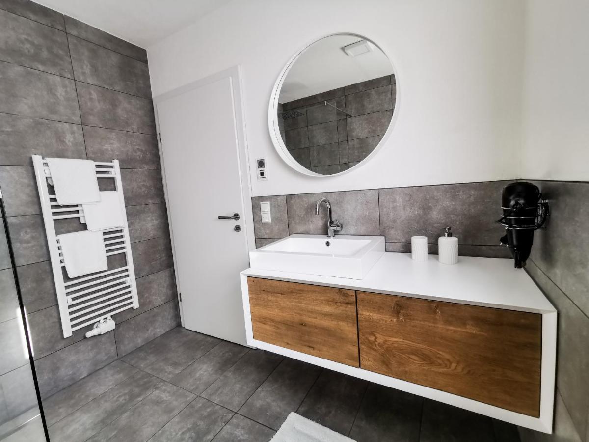 Pair Im Dorf *